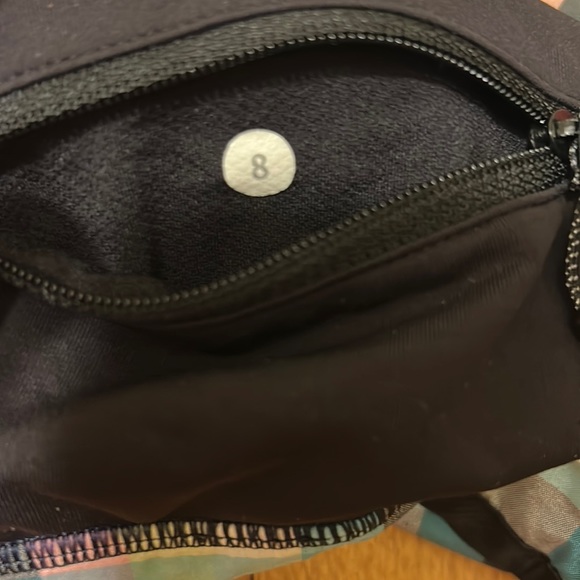 Lululemon Speed Up Mid-Rise 4 inch short, size 8 - Picture 2 of 5